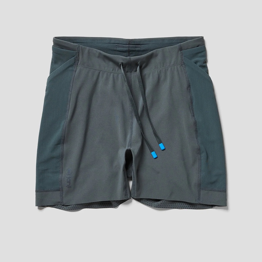 Janji women’s trail shorts grey